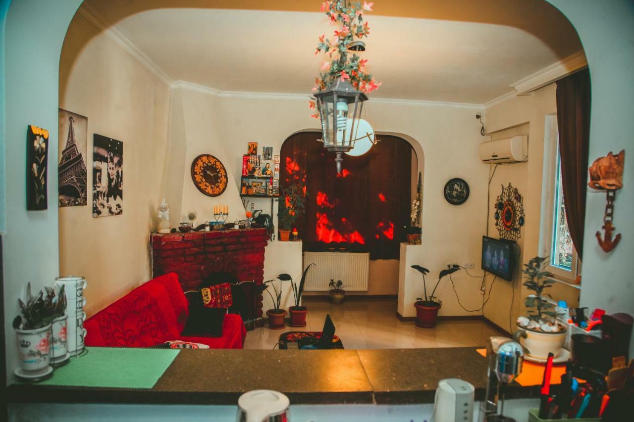 Guesthouse Different Tiflis Dış mekan fotoğraf