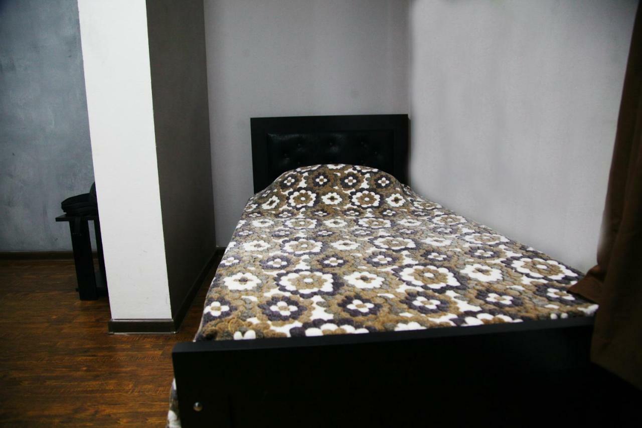 Guesthouse Different Tiflis Dış mekan fotoğraf